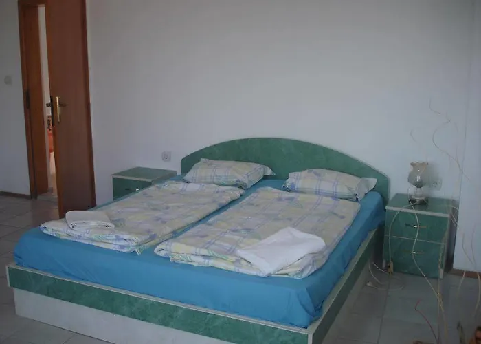 Bogat-beden ゲストハウス ラヴダ